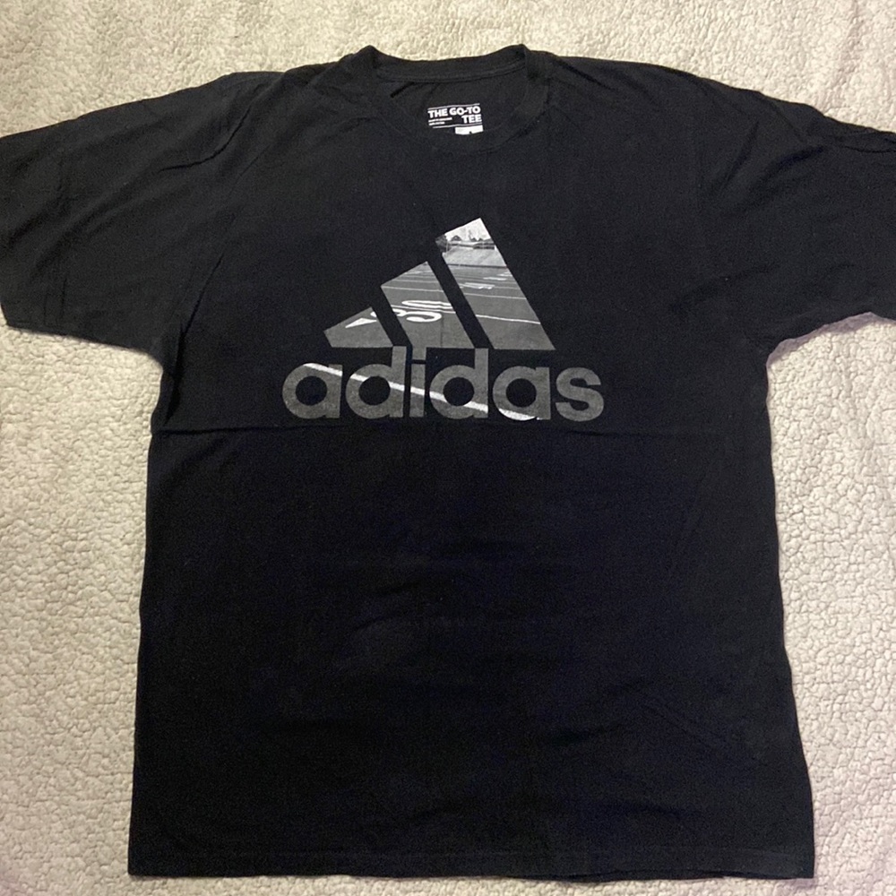 Adidas football tee shirt size XL - Picture 1 of 3